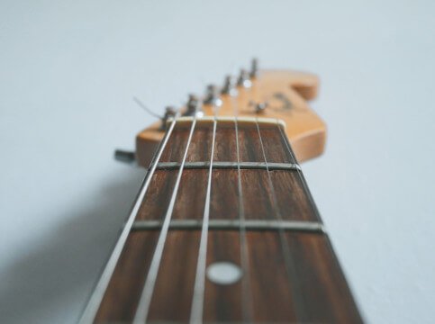 How Tight Should Guitar Strings Be