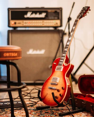 Marshall amp stack with a Les Paul guitar
